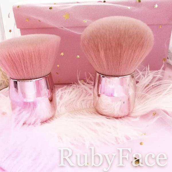 BROCHA RUBY FACE KABUKI SHINING YOU