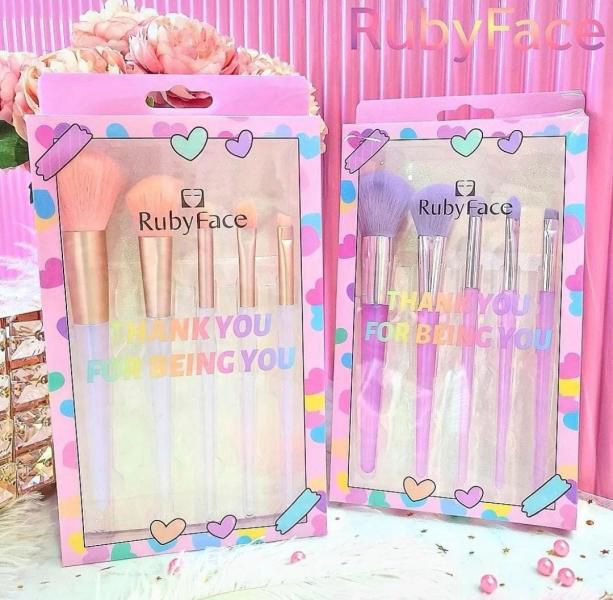 SET DE BROCHAS THANK YOU FOR BEING YOU RUBY FACE 5U